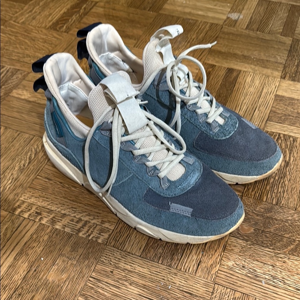 Men's Clearweather size 11 Blue and Gray Sneakers.

Only worn a couple of times.